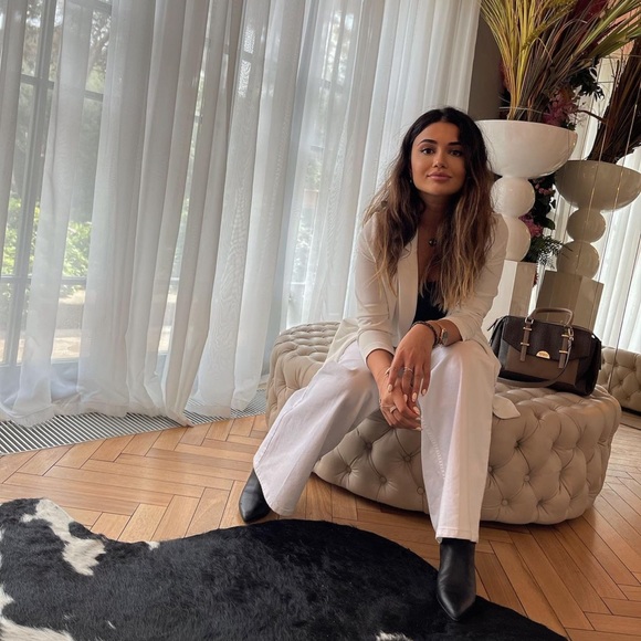 Meet the Posher: Aydan’s Allure Closet 🛍️ - Picture 7 of 9